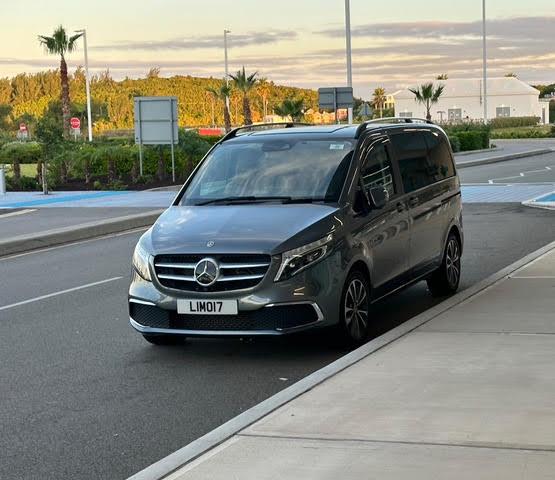 Mercedes limousine